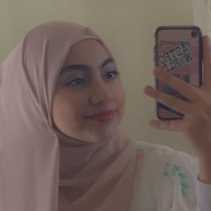 Meet your Posher, Mona